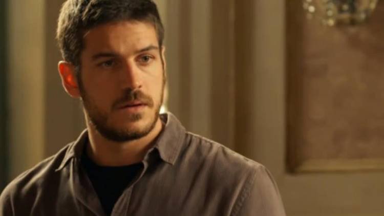 Ator contou que viveu um relacionamento homoafetivo escondido por muitos anos por causa do preconceito