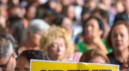 Professores e servidores da rede estadual de educa��o entram em greve em MG