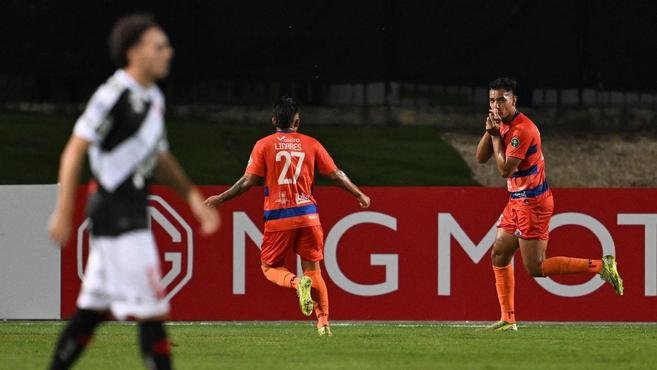 Advers�rio do Atl�tico tem apenas 15 anos, j� goleou o Vasco e foi vice na Venezuela