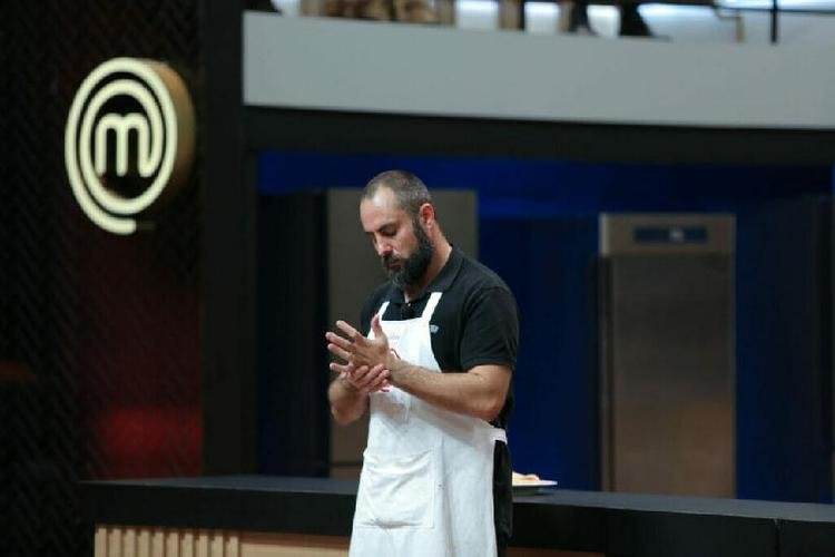 Jason é eliminado no último episódio de Masterchef