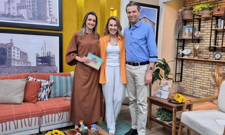 Paula Guimar�es tem mais de 30 anos de experi�ncia em tev� e centenas de seguidores nas redes sociais