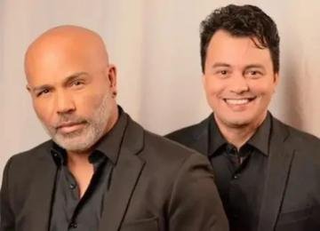 Renner carrega caixão de Rick durante enterro do sertanejo em Sorocaba
