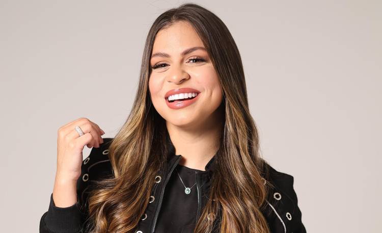Valesca Mayssa se consagra como novo fenômeno da música gospel