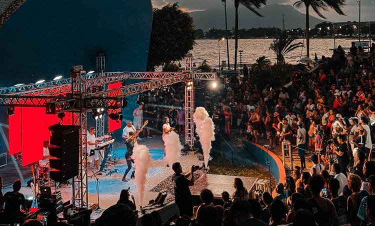 Marah grava audiovisual em Rio das Ostras ap�s abrir show para cantor Felipe Ara�jo