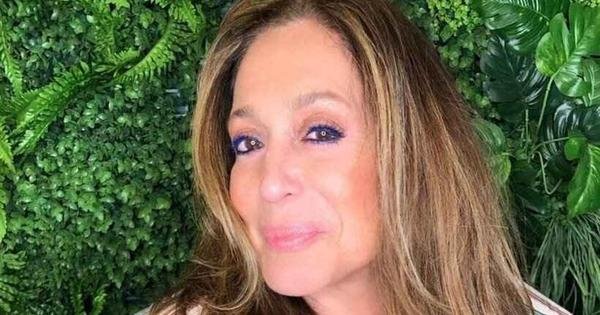 Susana Vieira posa de biquíni e exibe sensualidade na web: 'Uma rainha' - Vimarsana News