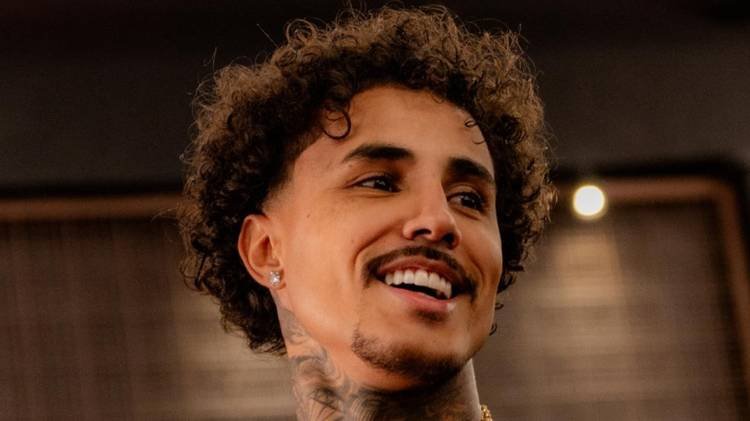 Com 16 anos de carreira, o cantor afirmou que 2026 ser� o �ltimo ano que realizar� shows