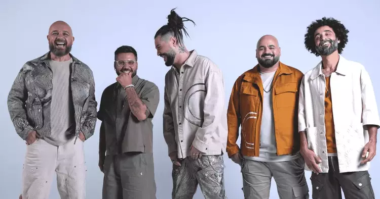 Maneva revisita grandes sucessos em último show de sua turnê de 20 anos de carreira