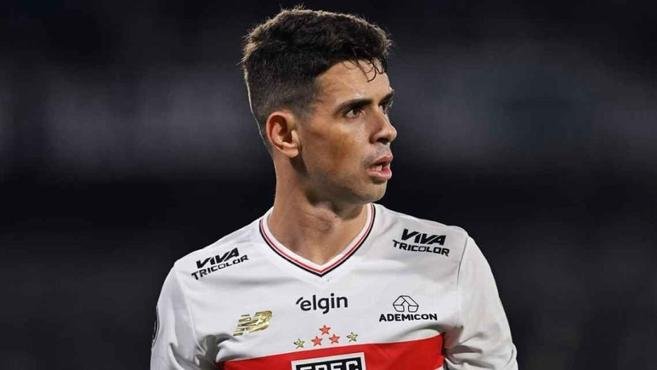 No S�o Paulo, Oscar anuncia aposentadoria do futebol: 'Queria jogar mais'