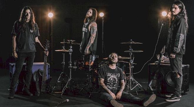 Into The Void lan�a 'The Flesh and The Blade' e conecta deathcore com cr�tica social