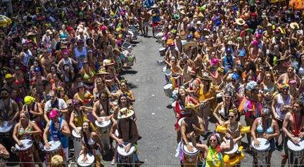 Como funciona a log�stica de um bloco grande no Carnaval de BH