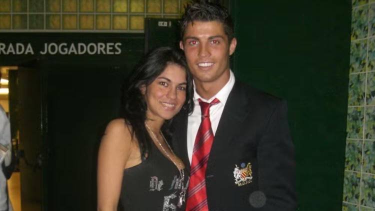 Registro de Eliza Samudio ao lado de Cristiano Ronaldo