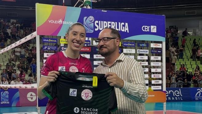 V�lei: jogadora da Superliga se aposenta aos 34 anos e entra para comiss�o t�cnica