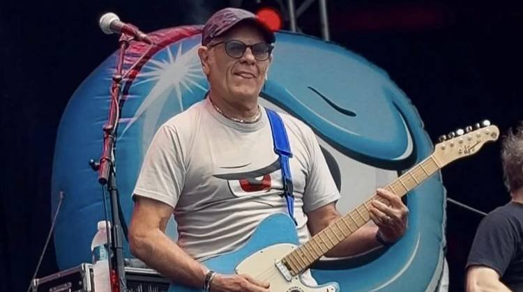 Roger Moreira, l�der do Ultraje a Rigor, comenta pris�o de mulher e gera debate