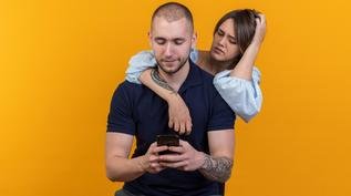 Afinal, namorar est&#225; 'fora de moda'? Veja debate que tomou conta da web