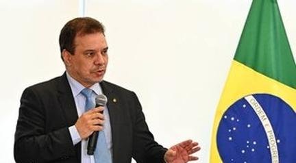Avan�o de fac��es desafia o governo em pleno ano eleitoral
