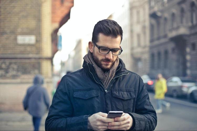 Os apostadores fazem previsão dos resultados e colocam dinheiro com base nela