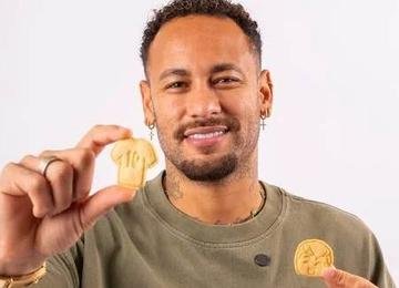 Neymar realiza sonho de infância e fecha negócio com marca de biscoitos