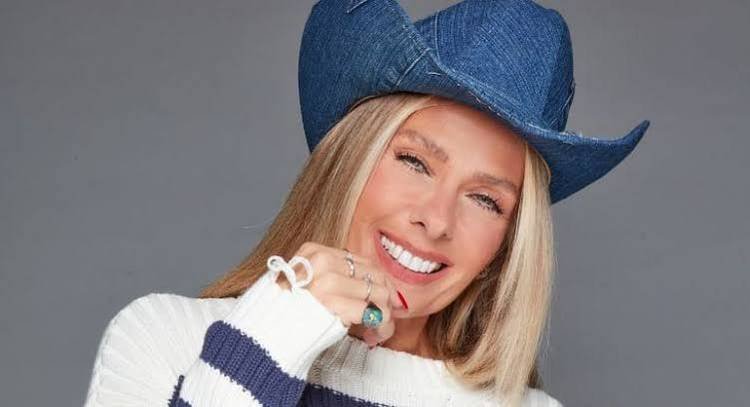 Adriane Galisteu em foto