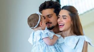 Luan Santana emociona ao falar de Jade Magalh�es e filha: 'Evolu��o grande'