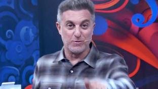 Lo-Bianco expõe reunião urgente na Globo para definir mudanças no Domingão e contrato de Luciano Huck