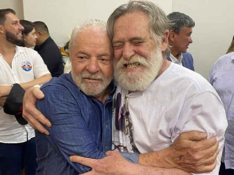 Ap&oacute;s vit&oacute;ria de Lula, Jos&eacute; de Abreu zoa Regina Duarte e C&aacute;ssia Kis -  Famosos | Entretenimento