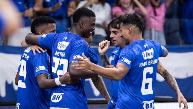 Defensor do Cruzeiro enfatiza mudan�a an�mica: ‘Quase todos os jogadores sem confian�a’