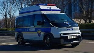 Van el�trica da Kia vira viatura com drone na Coreia do Sul