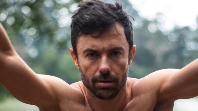 Kayky Brito impressiona com corpo definido ap�s acidente: 'Maravilhoso'