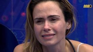 Ana Paula Renault assume que escutou a mãe falar com ela antes de saber da morte do pai: 'Hoje ela falou'