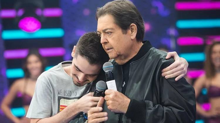 Jo�o Silva celebra Faust�o