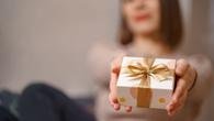 Lojistas esperam crescimento nas vendas com pagamento à vista liderando; cosméticos, roupas e calçados estão entre os presentes mais buscados