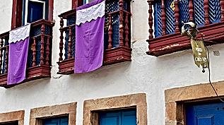 Tradição das cores de bandeiras na Semana Santa