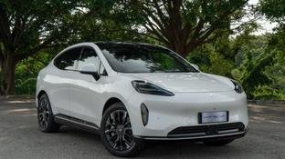 Hyptec HT 2027 estreia no Brasil com mais de 400 km de autonomia