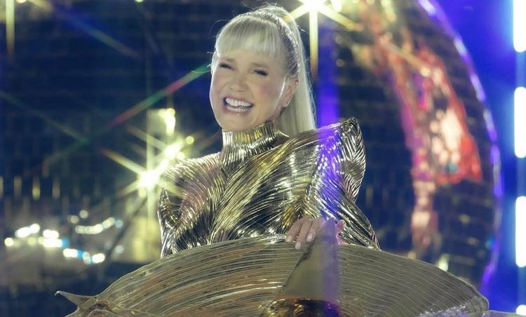 Xuxa Meneghel estreia show histórico, lota estádio e vira alvo de polêmicas
