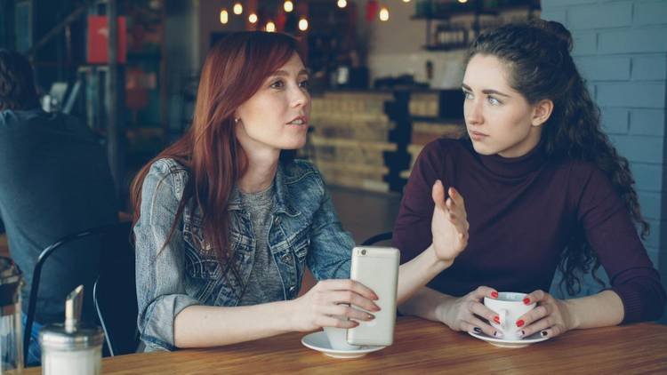 Por que algumas pessoas evitam contato visual durante uma conversa?
