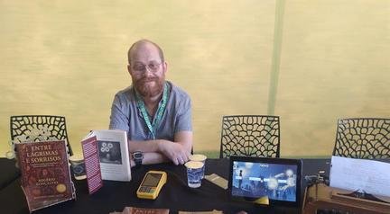 Cronista e contista Rog�rio Gon�alves lan�a 'Entre l�grimas e sorrisos'