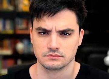 Felipe Neto associa Tranca-Rua ao Diabo e faz retratação: 'Erro grave'