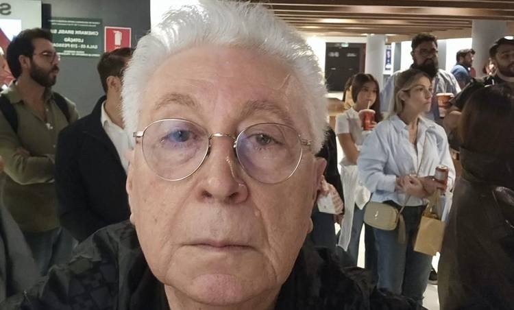 Aguinaldo Silva se revolta com cancelamento de sess�o de 