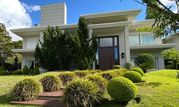 Influenciadora Kamilla Agacci Boing troca folia por tranquilidade da serra gaúcha