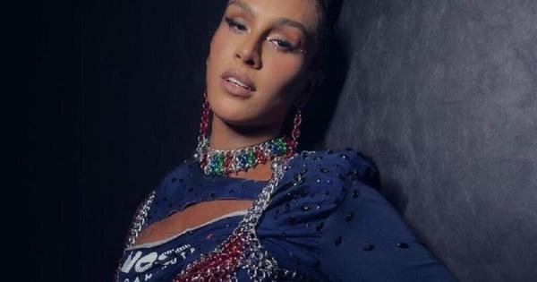 Linn da Quebrada aparece de biquíni fio-dental e bumbum redondo rouba a cena - Portal Uai