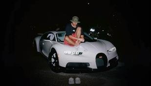 Bad Bunny: Estrela do Superbowl j� teve Corolla e Bugatti na garagem