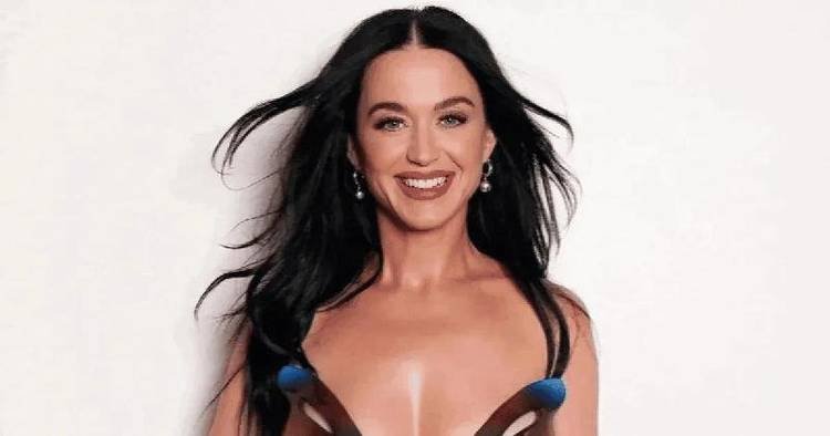 Katy Perry comenta sobre cr�ticas durante show em Chicago