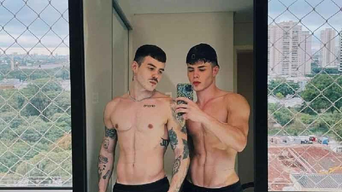 Irmão gêmeo de Gustavo Rocha, Túlio exibe volume na sunga e fãs pedem:  'Crie um OnlyFans também' - Famosos | Entretenimento