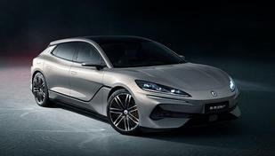 Denza Z9 GT estreia e j� bate recorde com autonomia de mais de 1000 km