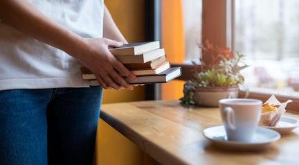 5 cafeterias de BH perfeitas para ler um livro no domingo