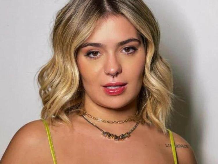 Sheila Bellaver desabafa ap�s fake news sobre acidente com seu caminh�o rosa De biqu�ni, Jojo Todynho sensualiza na web: 'Que del�cia' De biqu�ni, Viih Tube deixa barrig�o em total destaque na web: 'Mam�e do ano'