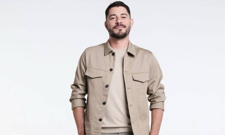 Eita! Evaristo Costa exp�e recado pol�mico e resposta vira assunto na web