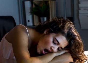 'Vingança do sono': o hábito de dormir tarde para ter tempo para si mesmo