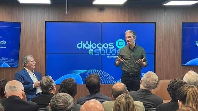 Zema diz ser a favor de exames que avaliam m�dicos rec�m-formados em evento do SindHosp