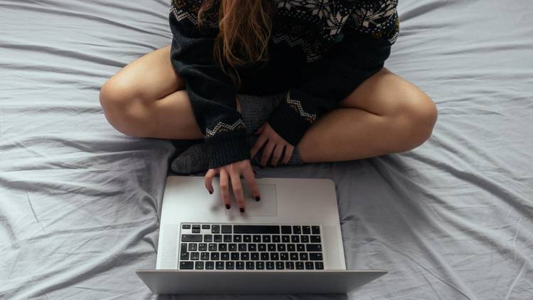 Quando a pornografia deixa de ser escolha? Especialistas explicam sinais de alerta